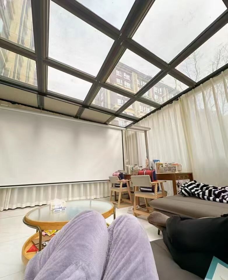 装下全家烟火与温柔的玻璃小屋