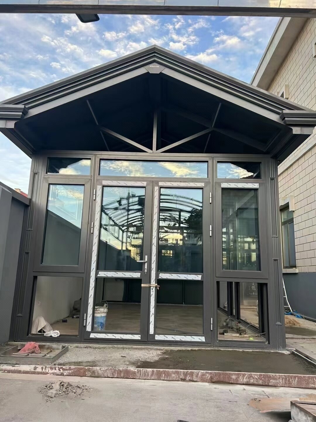 人字顶集成吊顶阳光房