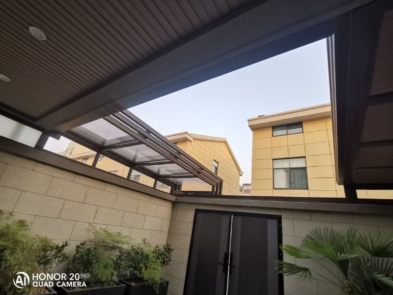 海南别墅庭院可移动开合阳光房定制实景 海南别墅庭院可移动开合阳光房定制实景