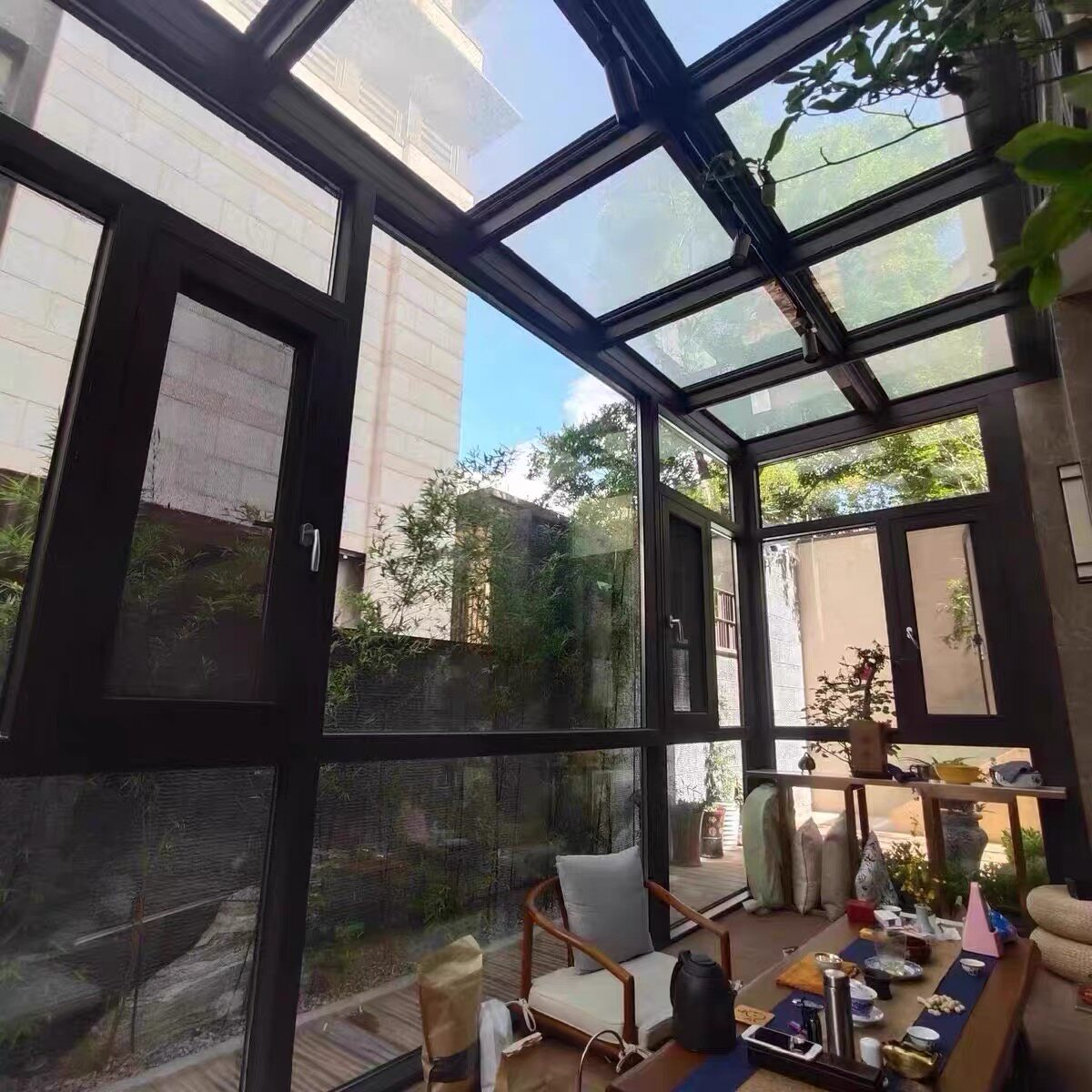 别墅一楼庭院阳光房 别墅一楼庭院阳光房