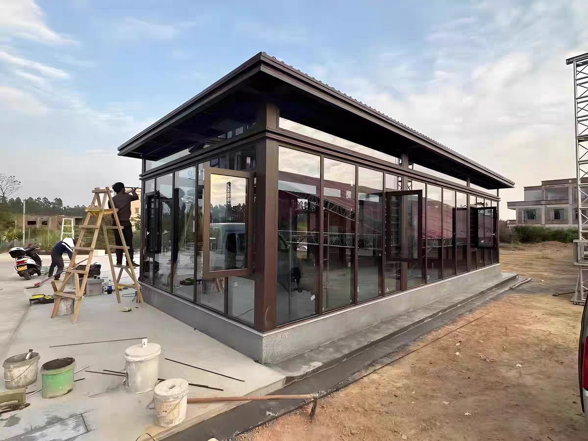 现代极简风格的大型平顶式系统阳光房 (1).jpg