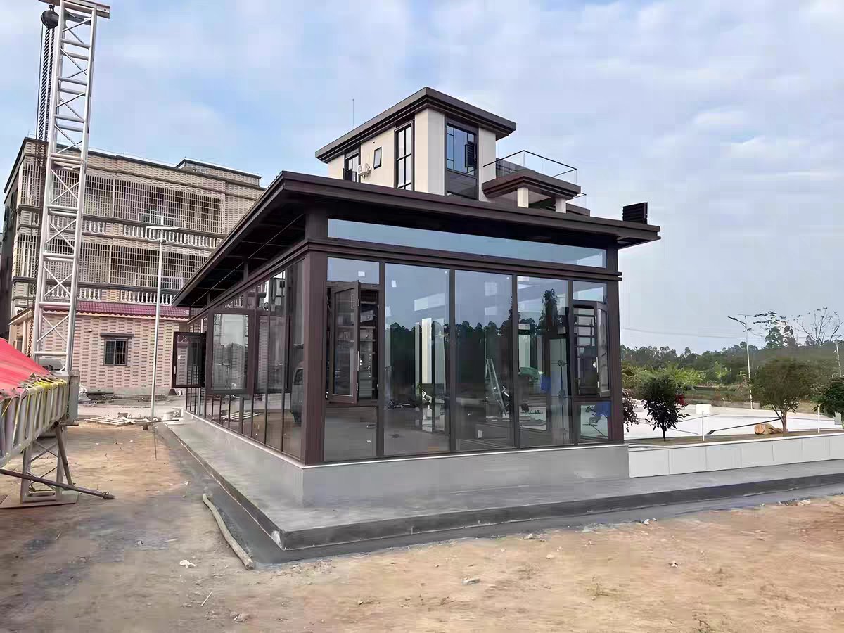 现代极简风格的大型平顶式系统阳光房 (2).jpg